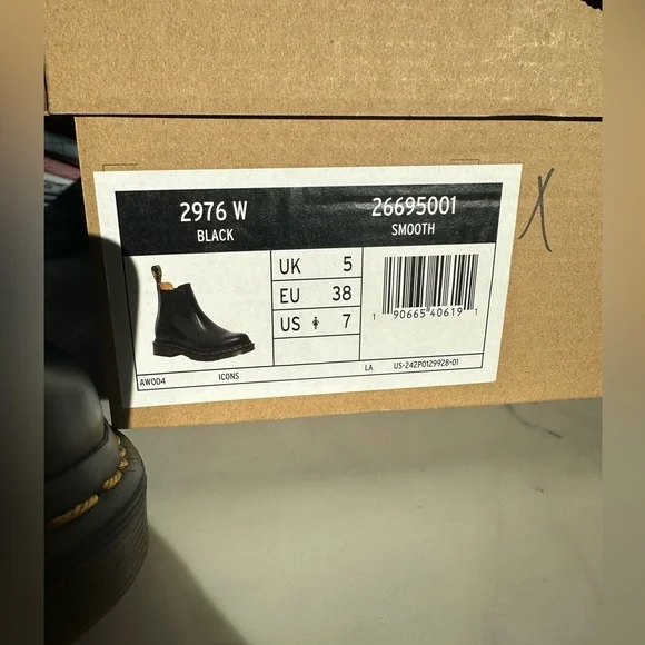 Like New Dr. Martens Airway 2976 Chelsea Boot Size 7 - Picture 10 of 11